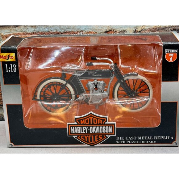 maisto Other - Harley Davidson 1:18 Die Cast Metal Vintage Motorcycle Replica Series 7